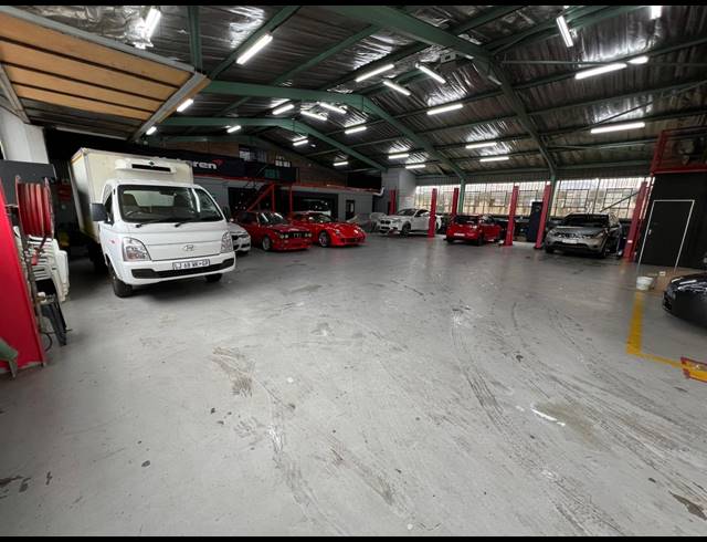 2,040M² WAREHOUSE FOR SALE IN STRIJDOMPARK